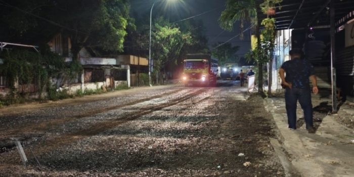 Proyek Pengaspalan jalan Kalibokor Diduga Tanpa  plang papan Nama dan tidak menerapkan K3