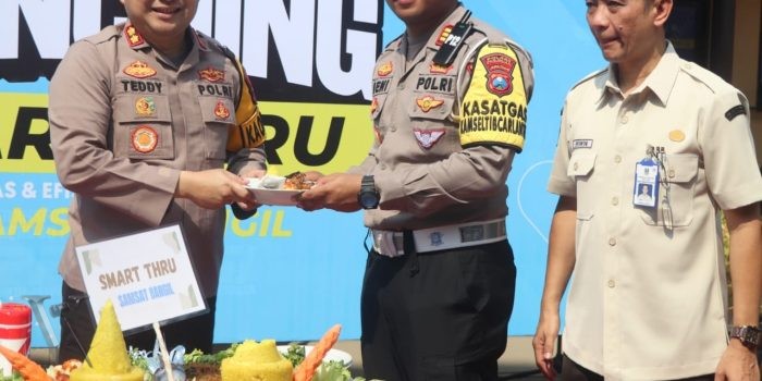 Tingkatkan Pelayanan Publik, Kapolres Pasuruan Resmikan Samsat Smart Thru