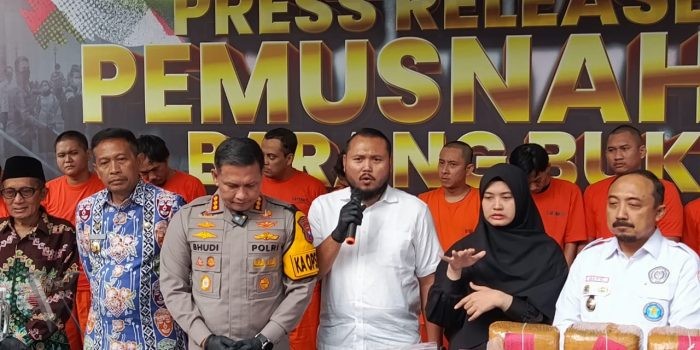 Polresta Malang Kota Ungkap Tindak Narkoba dan Pemusnahan Ribuan Pil dan Sabu