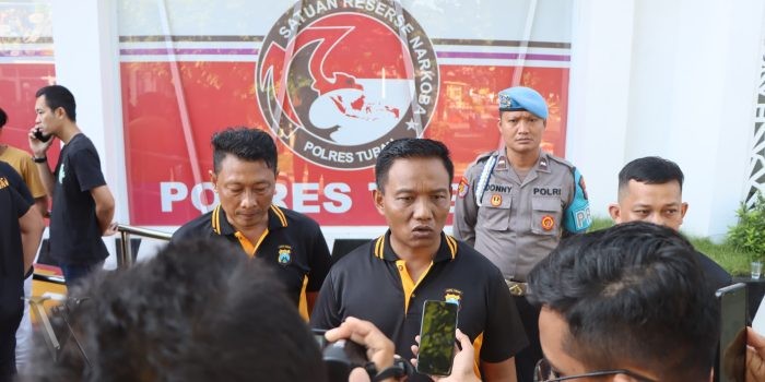 Dengan Sigap Satuan Personel Polres Tuban Serentak Melakukan Kegiatas Tes Urine Secara Spontan
