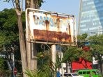 Ironi: Warga Diminta Tepat Waktu Bayar Pajak, Papan Nama Samsat Gayungan Tak Terurus