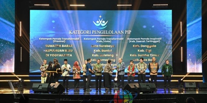 Pemkot Surabaya Raih Penghargaan Anugerah Merdeka Belajar 2024 Berkat Pengelolaan Program Indonesia Pintar