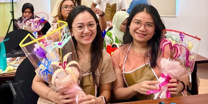 Zest Hotel Jemursari Surabaya Merangkul Kreativitas Bersama UMKM @ber__kembang melalui “Pipe Flower Workshop