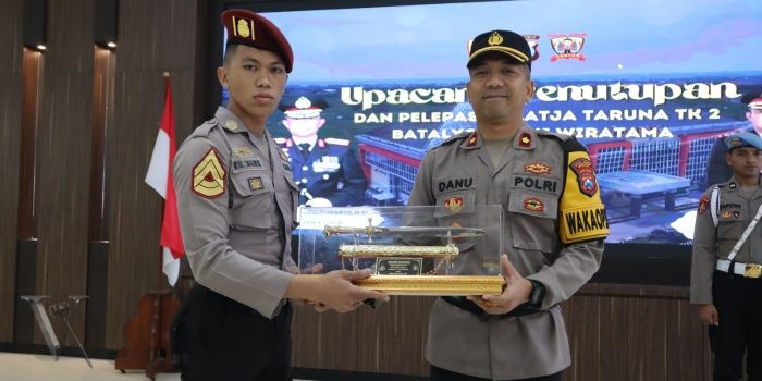 Polres Gresik Gelar Upacara Penutupan dan Pelepasan Latja Taruna Akpol TK II Batalyon Adhi Wiratama: Tandai Kesuksesan Pembinaan Generasi Muda Polri