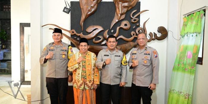 Silaturahmi Kapolres Gresik Jalin Kemitraan Bersama Pondok Pesantren Darul Ihsan Menganti