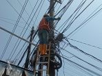 PLN Icon Plus Lakukan Penataan Kabel Tiang PLN di Kota Kediri untuk Jaga Estetika dan Keandalan Jaringan