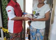 Ormas ALDERA Terima Amanah dari Polsek Kenjeran, Bagikan Sembako kepada Warga yang Membutuhkan