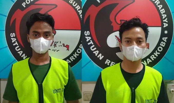 Dua Pria di Surabaya Ditangkap karena Bisnis Tembakau Gorila
