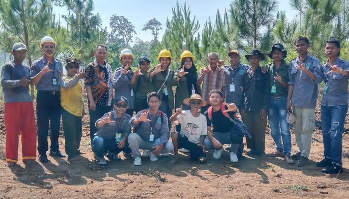 Perhutani Bondowoso Latih Mahasiswa Kupang Teknik Vegetatif dalam Produksi Bibit Kehutanan