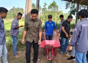 Mahasiswa Politeknik Pertanian Kupang Pelajari Teknik Pembibitan Generatif di Perhutani Bondowoso