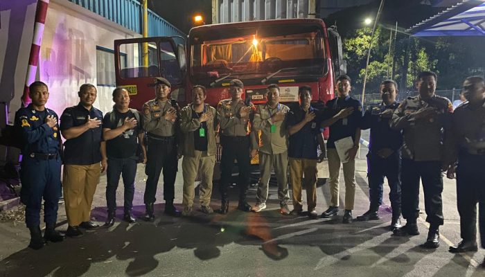 Polres Gresik Kawal Pengiriman Surat Suara Pilkada Serentak 2024 dari Gresik ke Sulawesi Selatan