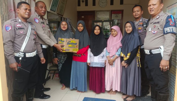 Satlantas Polres Gresik Berbagi Kebahagiaan di Yayasan Fadhillah, Perpaduan Kasih Sayang dan Pendidikan Lalu Lintas