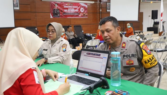 Peringati HUT Ke-73 Humas Polri, Polres Pelabuhan Tanjung Perak Gelar Donor Darah di PMI Surabaya