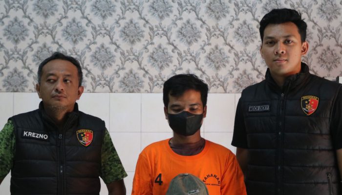 Reskrim Polsek Genteng Surabaya Amankan Terduga Pelaku Pencurian Handphone di Mall Grand City