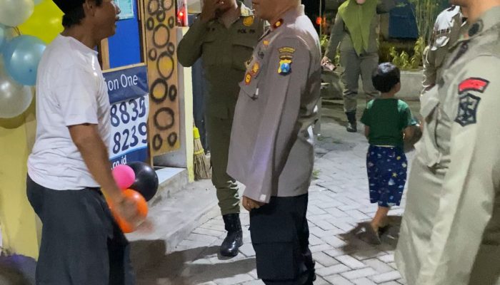 Patroli Gabungan Polsek Simokerto Temukan Miras Oplosan di Warkop Sidotopo Wetan