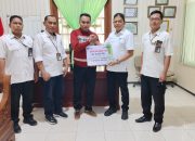 Perum Perhutani Bondowoso Serahkan Bantuan TJSL untuk Pembangunan MCK di Masjid Nurul Huda