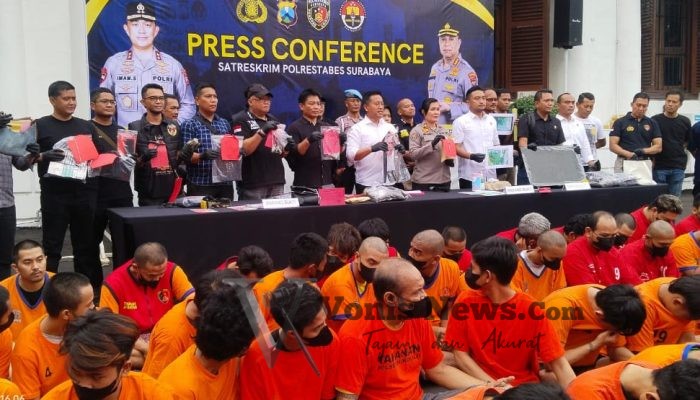 Polrestabes Surabaya Berhasil Ungkap 77 Kasus Kejahatan Jalanan, Amankan 62 Tersangka