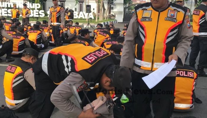 Kapolrestabes Surabaya Pimpin Apel Pengecekan Pengamanan TPS Pilkada 2024