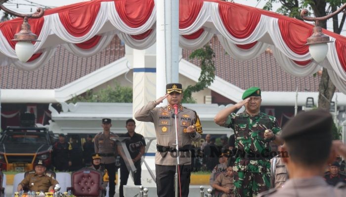Polres Sampang Gelar Apel Pergeseran Pasukan untuk Pengamanan TPS Pilkada Serentak 2024