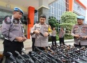 Usai Apel, Polres Gresik Gelar Pemeriksaan Senjata Api untuk Tingkatkan Disiplin Personel