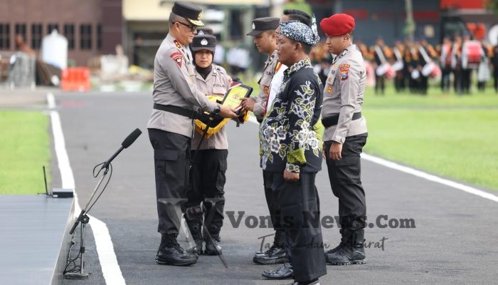 Kapolda Jatim Pimpin Apel Besar Polmas dan Satkamling, Perkuat Keamanan Pasca Pilkada