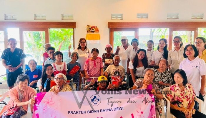 Sambut Nataru, Bidan Ratna Berbagi Kasih di Panti Jompo Taman Werdha Syailendra Bali