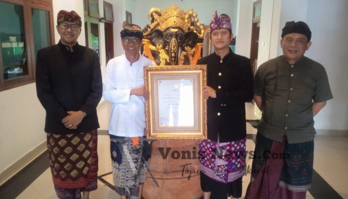 Yayasan Dwijendra Denpasar Raih Penghargaan Kherti Bhuwana Shandi Nugraha 2024