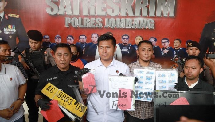 Polres Jombang Bongkar Jaringan Penyalahgunaan BBM Bersubsidi, 3 Tersangka dan 8.000 Liter Solar Diamankan