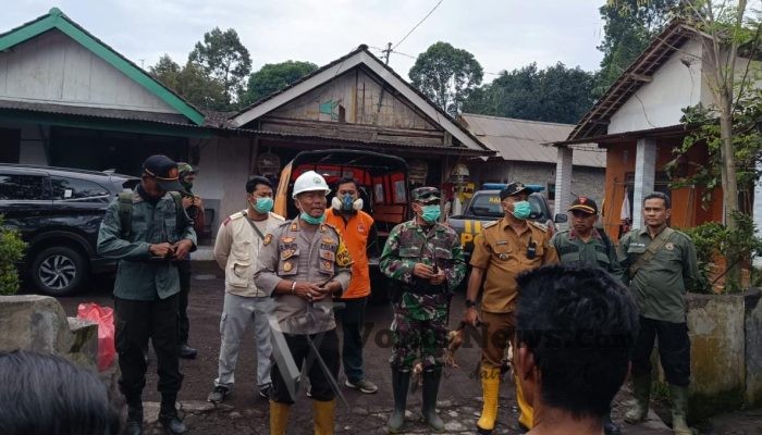 Erupsi Gunung Raung: Sinergi Perhutani dan Forkopimcam Sumber Wringin Jaga Keamanan Warga