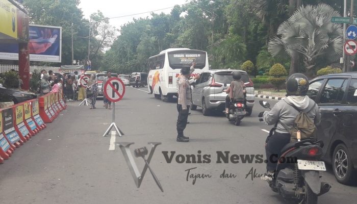 Ops Lilin Semeru 2024: Polrestabes Surabaya Pertebal Pengamanan di Tempat Wisata Jelang Tahun Baru