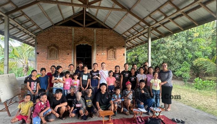 Fiona Anindya Puteri: Menginspirasi Anak Desa Lewat Pembelajaran Bahasa Inggris