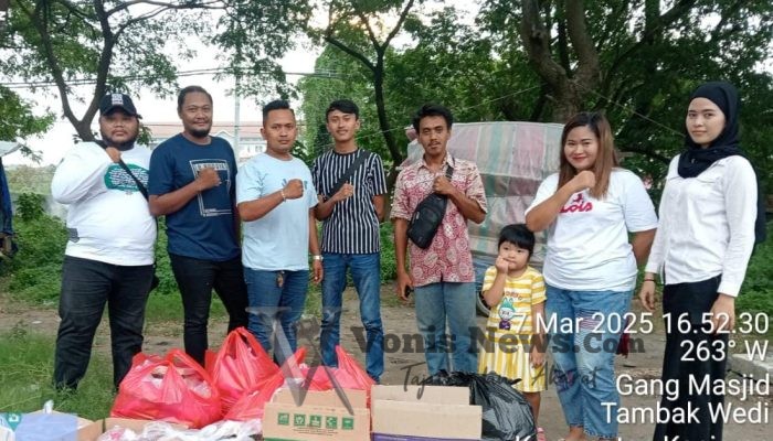 LiputanSurabaya.id & DataCyber.id Gelar Aksi Berbagi Takjil di Jembatan Suramadu