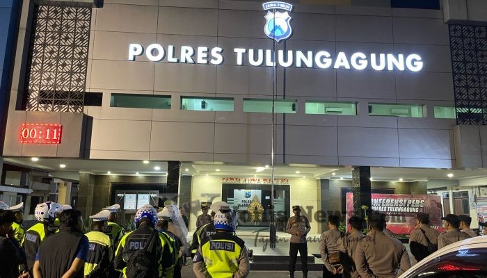 Kapolres Tulungagung Pimpin Patroli Skala Besar, Sahur Bersama dan Safari Subuh di Kalidawir