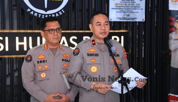 Kapolri Tetapkan Status Gugur dan Berikan KPLB Anumerta untuk Tiga Personel Polri yang Gugur di Lampung