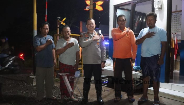 Ramadan Kasih: Kapolres Tulungagung Berbagi Sembako Saat Patroli Kamtibmas