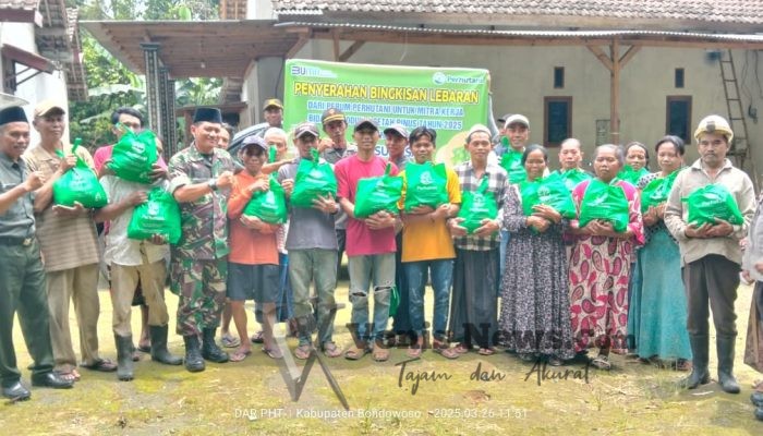 Perhutani KPH Bondowoso Bagikan 1.081 Paket Sembako untuk Pekerja Hutan di Bulan Ramadan