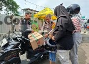 Bantu Pemudik Kehabisan Bensin, Polisi di Kota Kediri Tuai Pujian