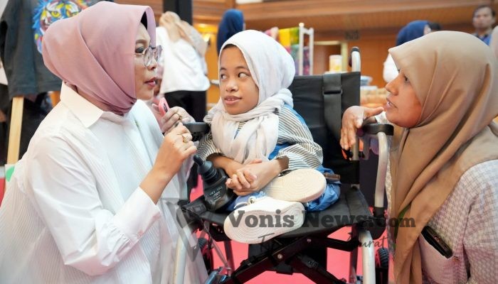 Kemensos Hadirkan Harapan: Fatma Gus Ipul Sapa dan Bantu Anak dengan Penyakit Langka