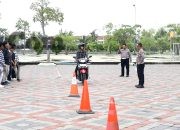 Polres Gresik Gelar Edukasi Keselamatan Berkendara dan Bahaya Narkoba bagi Pelajar di Pesantren