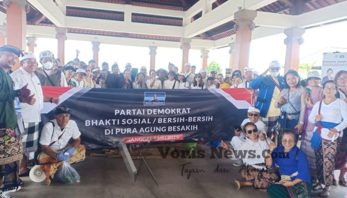 Momen Penuh Kebersamaan, Partai Demokrat Gelar Bakti Sosial di Pura Agung Besakih