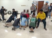 Remaja jadi Anggota Gangster Diamankan, Sujud Menangis di Hadapan Orang Tua di Mapolres Gresik