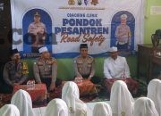 Polres Pelabuhan Tanjung Perak Gelar Coaching Clinic “Pondok Pesantren Road Safety” di Ponpes Miftahul Ulum
