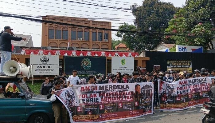PN Jaksel Dikepung Massa, Praperadilan Febrie Jadi Sorotan: “Jangan Ada Karpet Merah!”