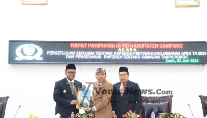 Bupati Sampang Sampaikan Pendapat Akhir Terkait APBD 2024 dan Kawasan Tanpa Rokok di Paripurna DPRD