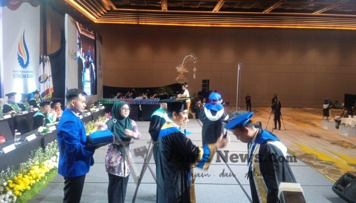 ITB STIKOM Bali Wisuda 451 Mahasiswa pada Wisuda Ke-35, Targetkan Akreditasi Internasional di 2026