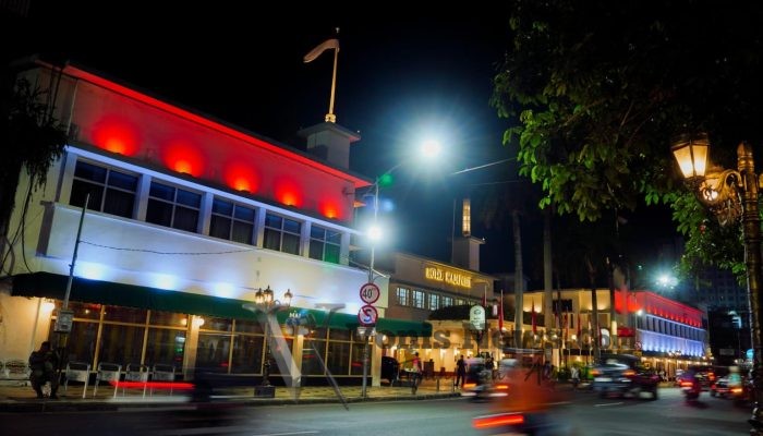 Hotel Majapahit Surabaya MGallery Tampilkan Fasad Merah Putih Menawan Sambut HUT RI ke-80