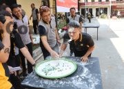 Semarak HUT ke-80 RI, Polres Pelabuhan Tanjung Perak Tumbuhkan Kebersamaan Lewat Perlombaan