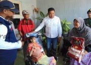 Wujud Nyata Kepedulian Bupati Sidoarjo, Tiga Warga Dapat Bantuan Kursi Roda