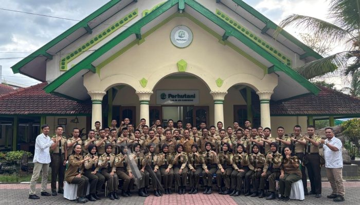 Perhutani KPH Bondowoso Resmi Tutup PKL Siswa SMK Kehutanan Kadipaten Gelombang Pertama