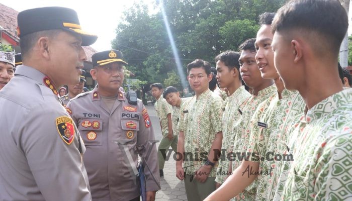 Gencarkan “Police Goes to School”, Polresta Banyuwangi Dorong Generasi Muda Tertib Hukum